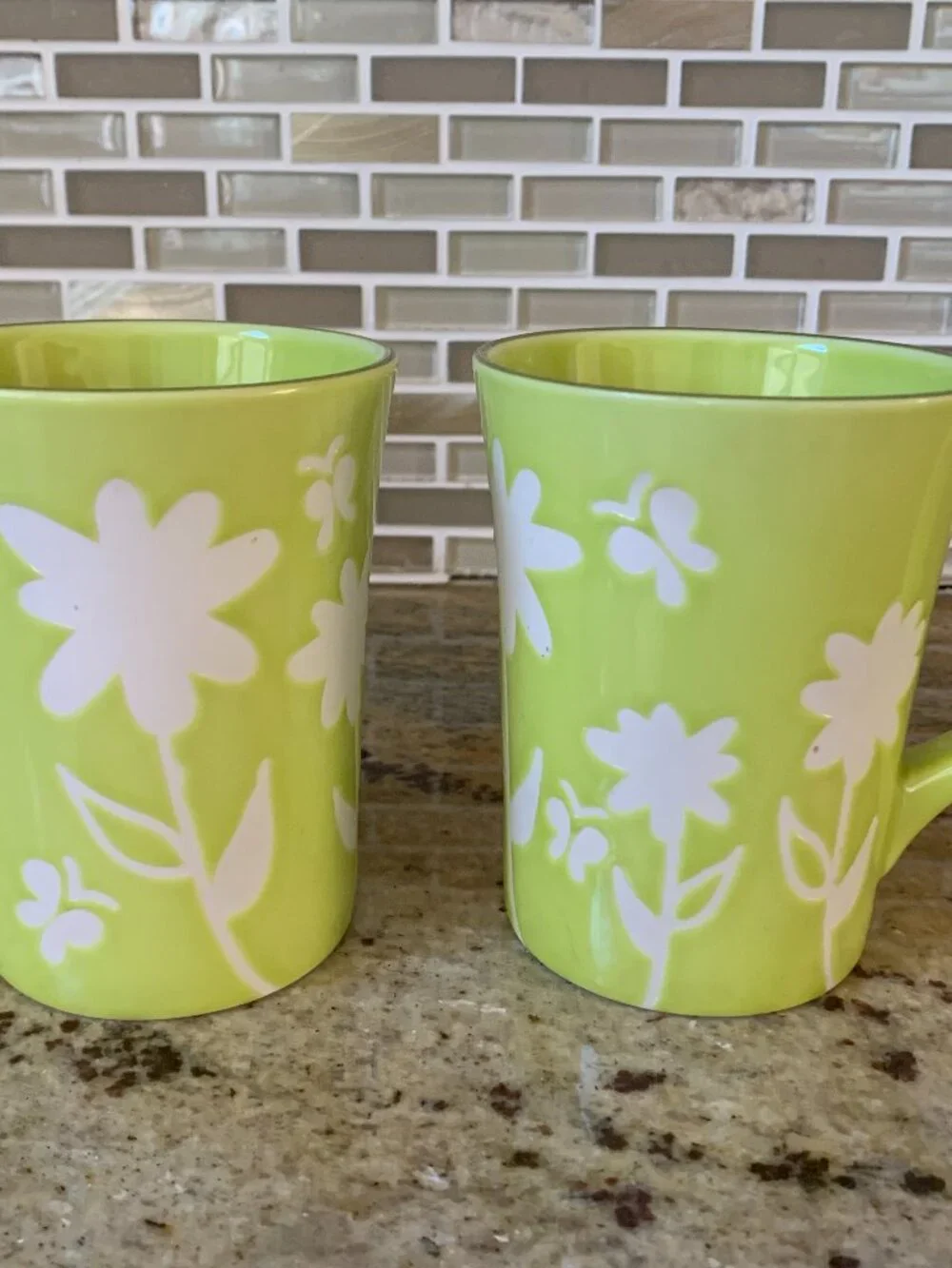 Starbucks 2007 lime green ceramic coffee mug white etched flowers lot of 2 12 oz